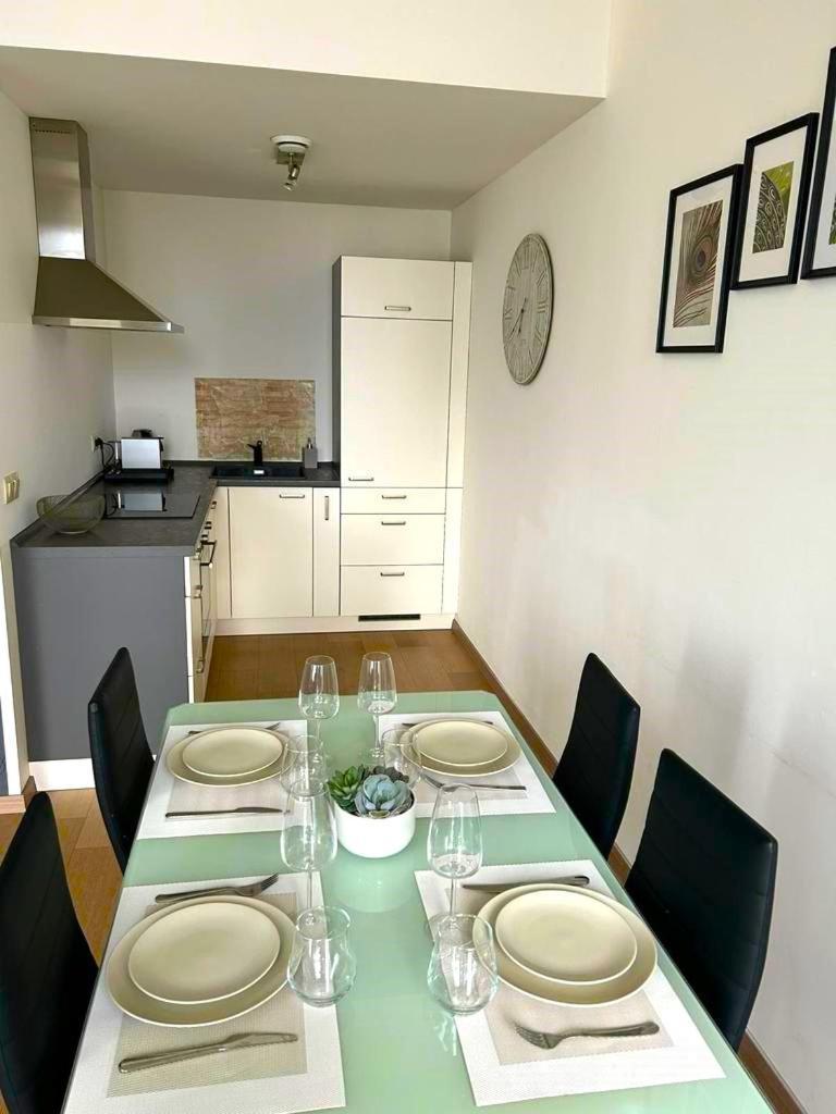 Skau Panorama Family & Business Apartment City View Free Parking Bratysława Zewnętrze zdjęcie